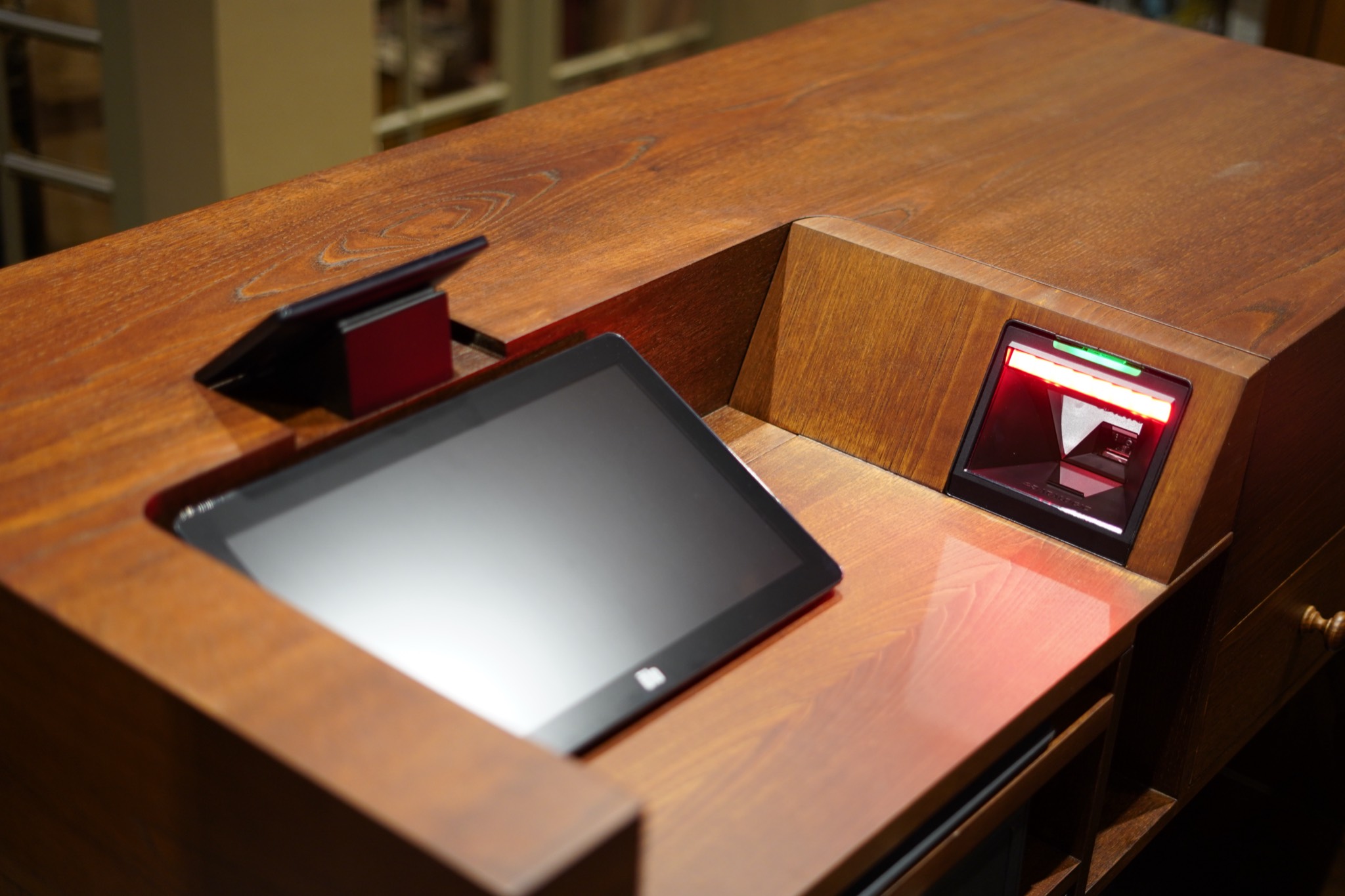 Moobo tablet and card reader built into a wooden counter