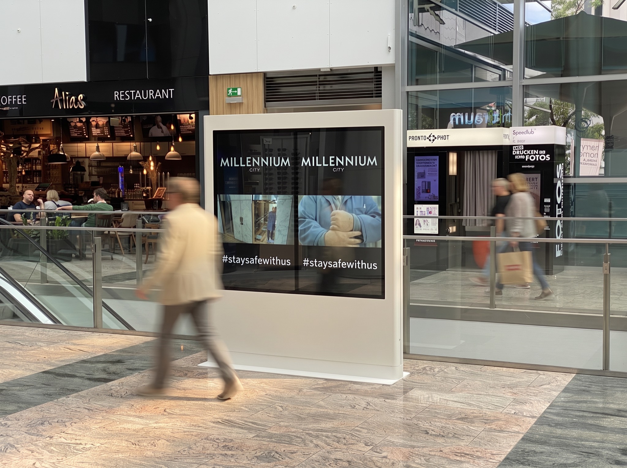 Moobo double sided digital signage totem in a shopping centre